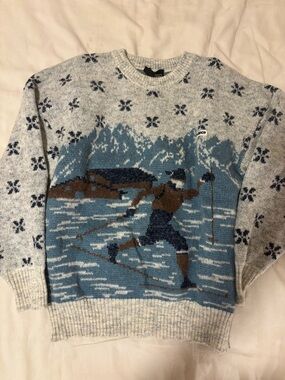 Wool/Alpaca Gray and Blue Ski Scene Crewneck Sweater